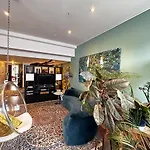 Private Studio - FREE PARKING